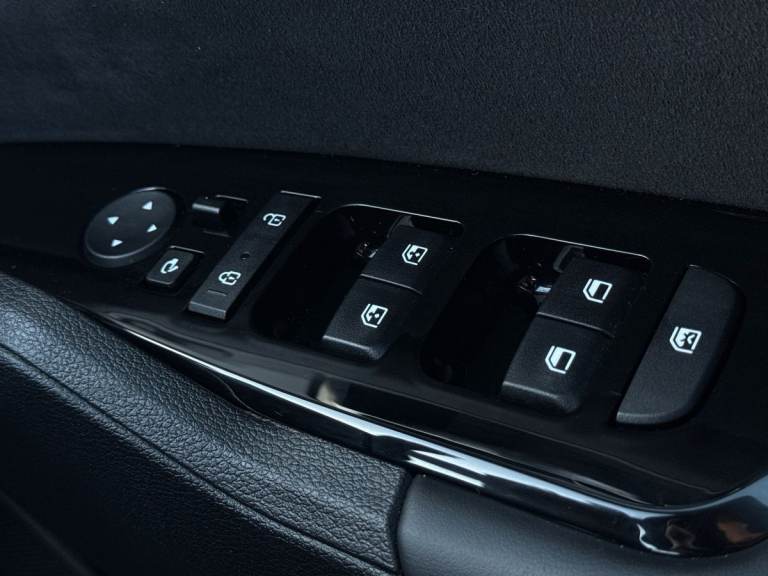 2025 Kia Sportage 1.6T GDi 207 HEV GT-Line S 5dr Auto AWD SUV PETROL/ELECTRIC Automatic