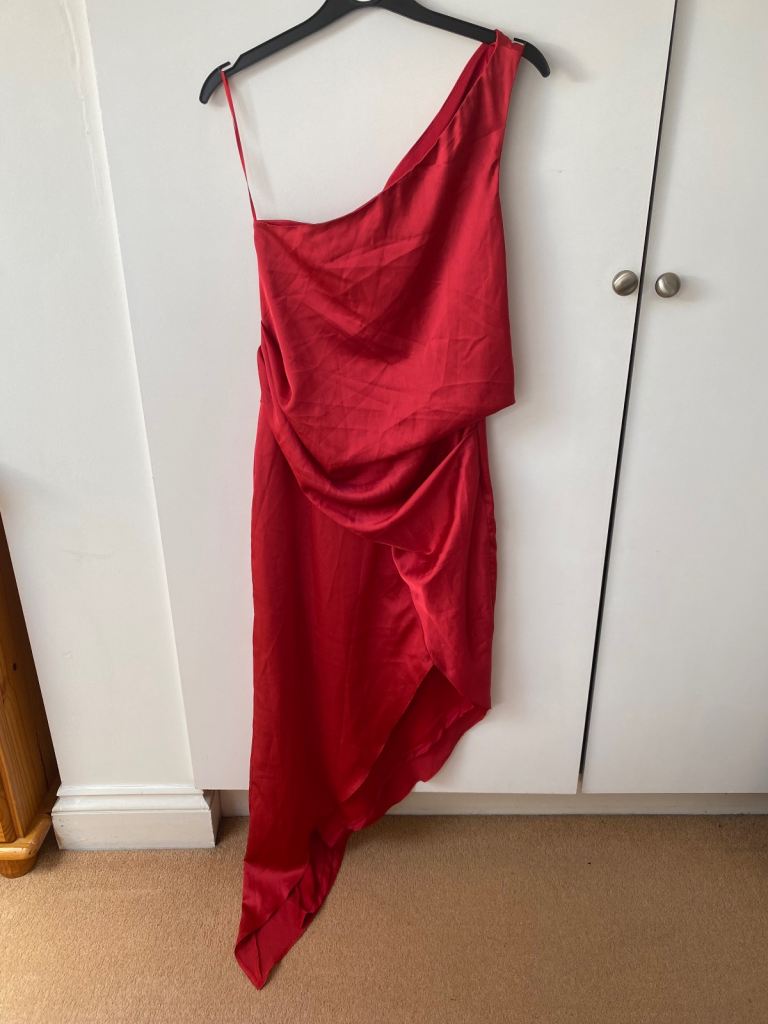 Stunning silk prom dress occasion dress cocktails races wedding