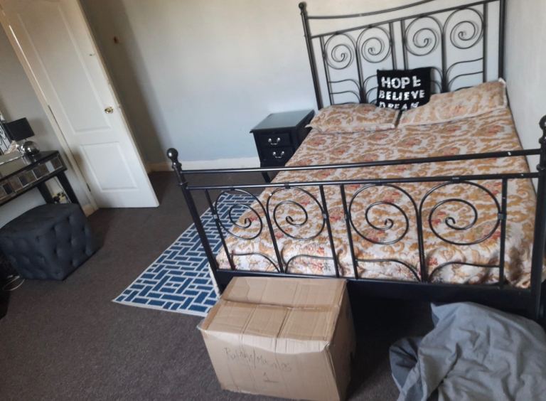 1double bed room on rent