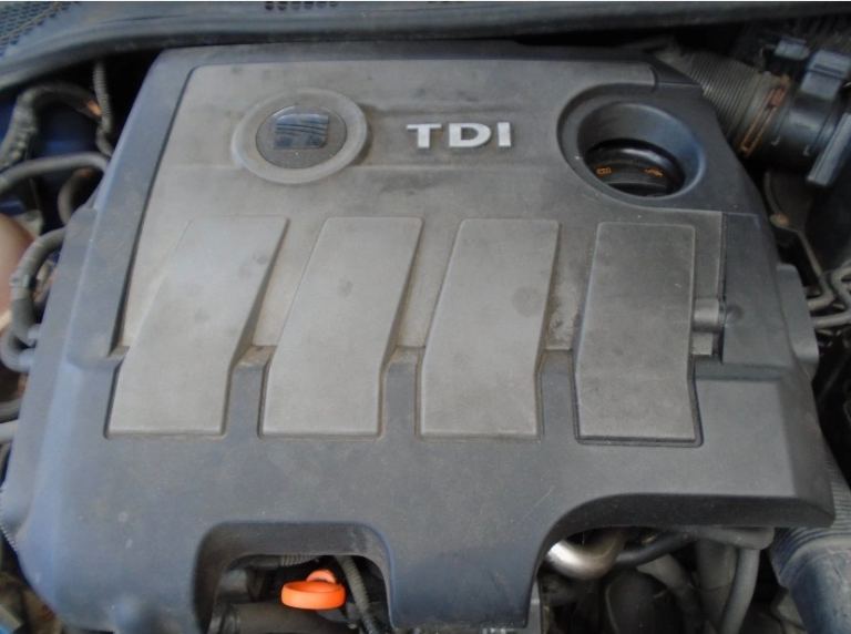Wanted 2013 seat engine cover 