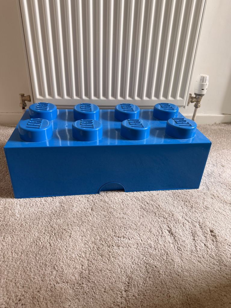 LEGO Blue Storage Brick 8 – As Good As New
