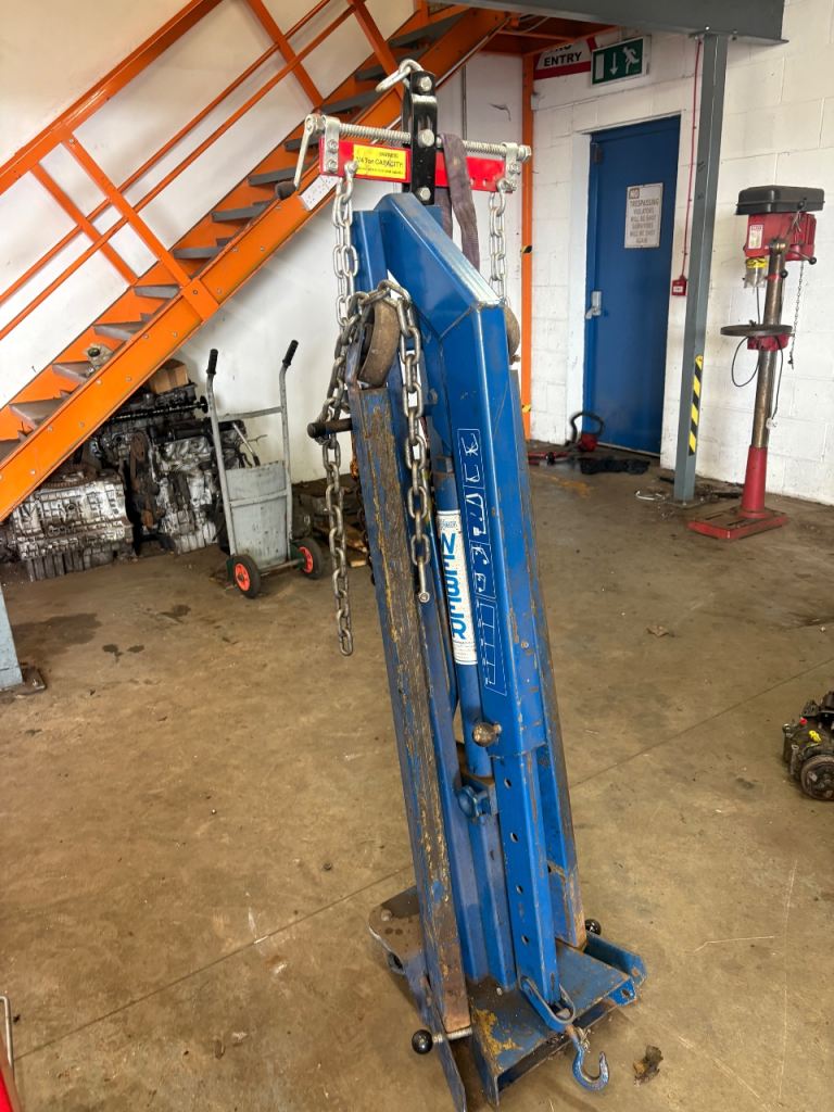 Heavy Duty Blue Engine Hoist / Crane - Fair Condition