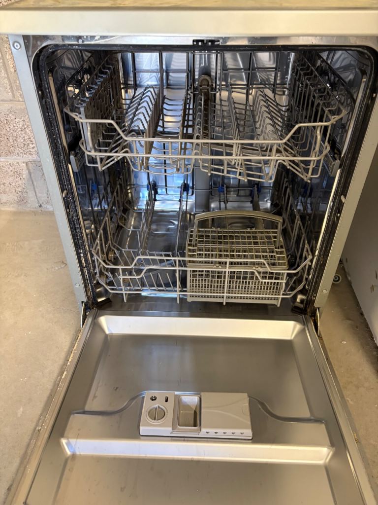 Silver dishwasher 
