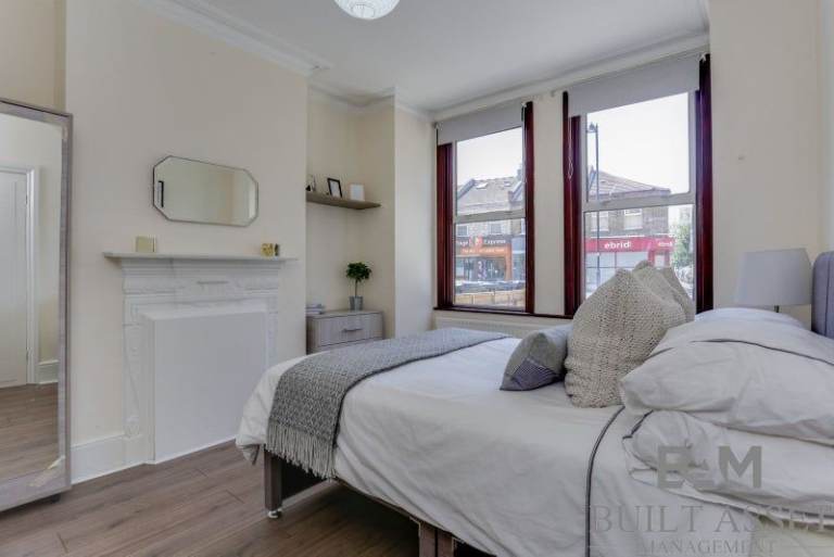 🏡 Large Double Room | Northfields Underground Nearby | Prime Ealing Location❤️   