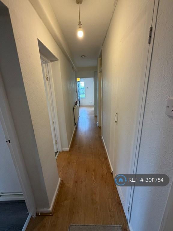2 bedroom flat in Danesmoor House, Birmingham, B25 (2 bed) (#3011764)