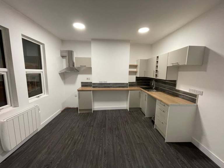 **LET BY**FIRST FLOOR 2 BED FLAT**WESTON ROAD**MEIR**