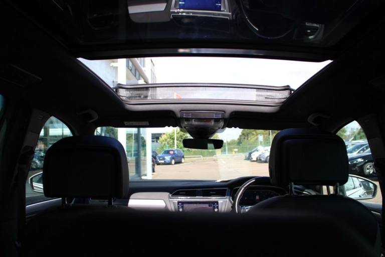 2020 70 VOLKSWAGEN TIGUAN 2.0 TDI R-LINE TECH SUV 5DR DIESEL DSG EURO 6 (S/S) (1