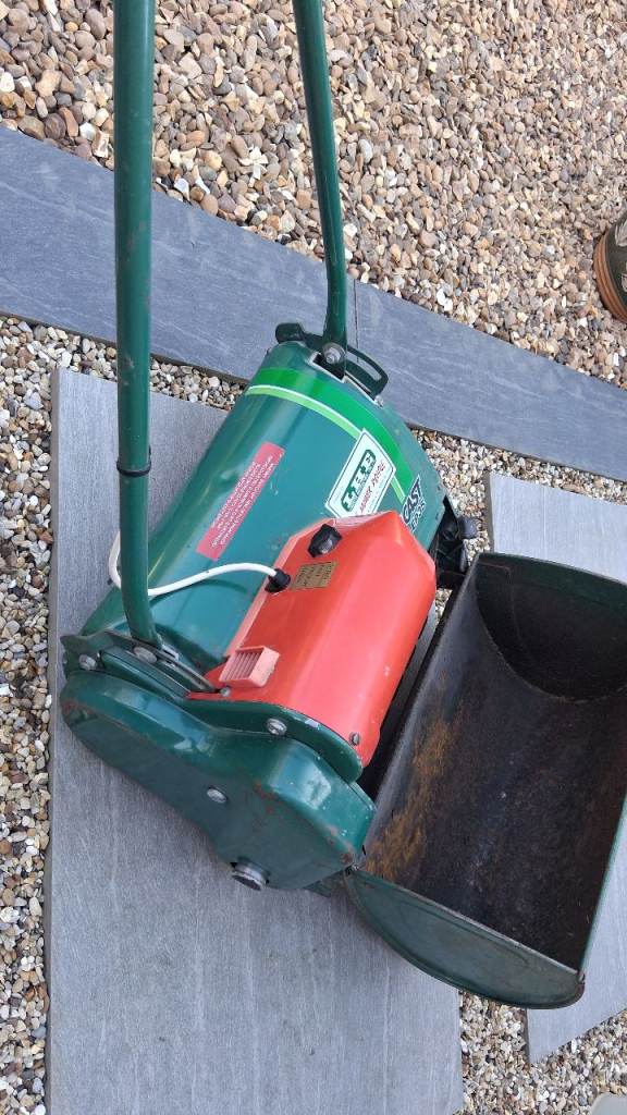 Qualcast Punch EP35 electric cylinder mower