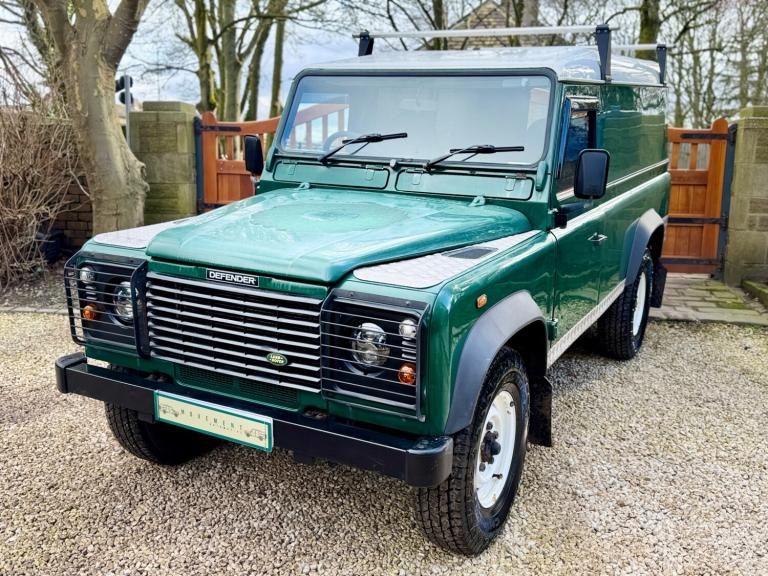 2004 Land Rover Defender County Hard Top Td5 PANEL VAN Diesel Manual