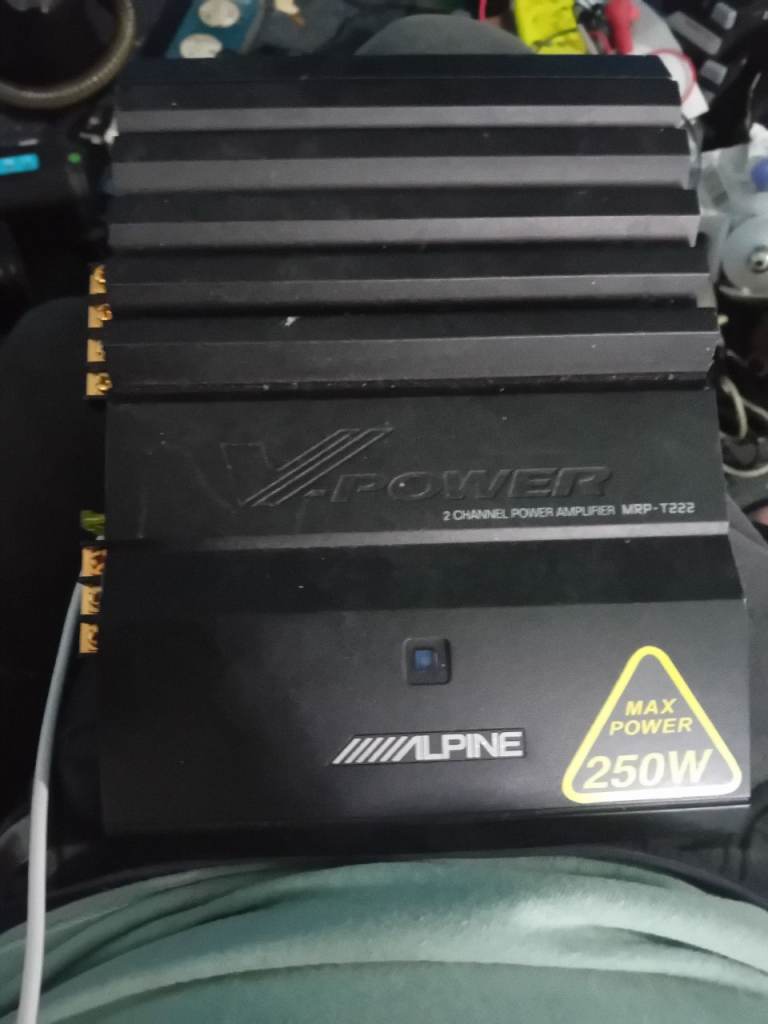 Alpine 2 channel amplifier 