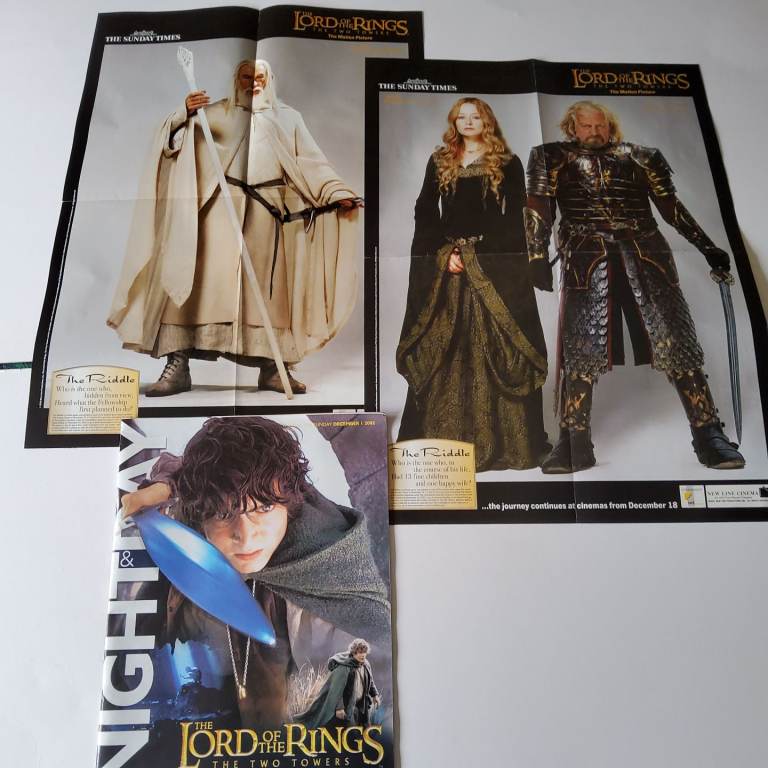 Lord of the Rings Two Towers posters and magazine. 