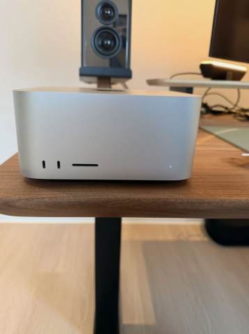Apple Mac Studio 2022 M1 Max 10-Core CPU, 32-Core GPU, 64GB RAM