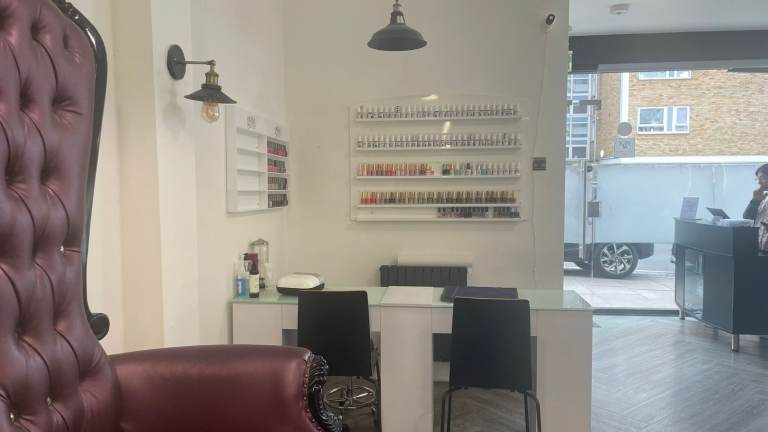 Premium Nail Desk / Station to Rent – Beauty Salon, Redbridge IG4
