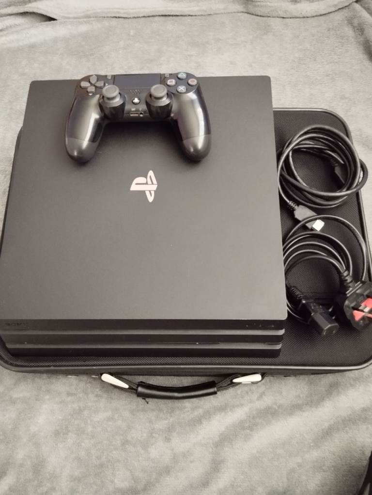 PS4 PRO 1TB 1 CONTROLLER ALL WIRES NO BOX