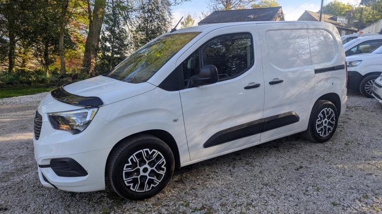 2020 Vauxhall Combo 2000 1.5 Turbo D 100ps H1 Sportive Van PANEL VAN Diesel Manual