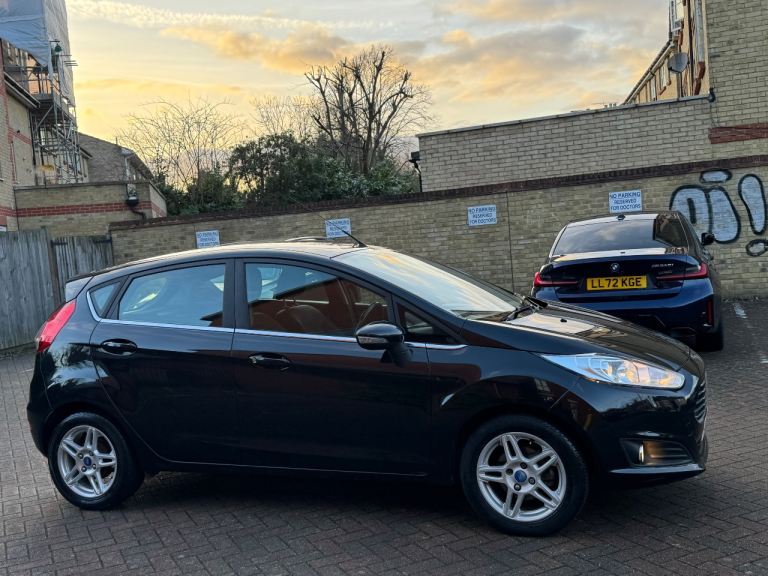 Ford, FIESTA, Hatchback, 2014, Semi-Auto, 1597 (cc), 5 doors