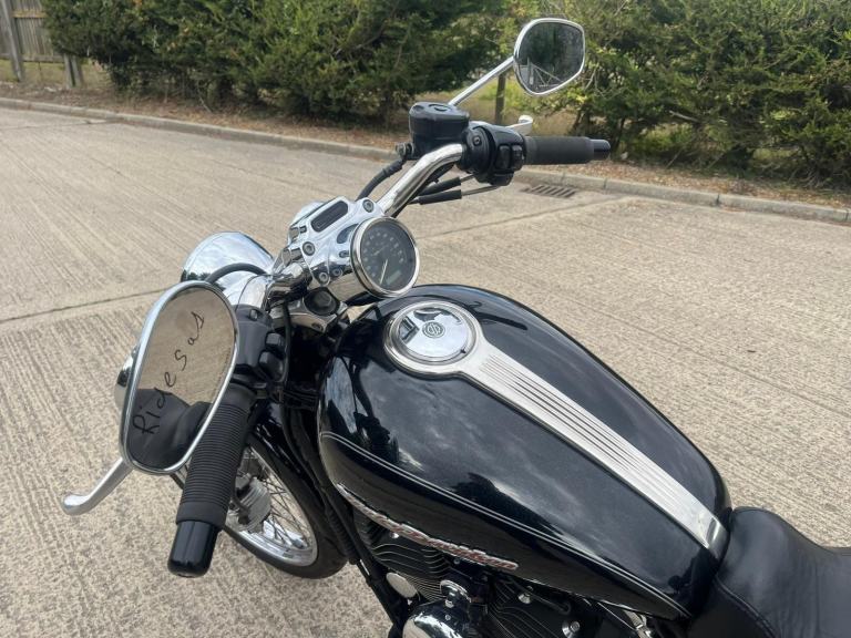 2005 HARLEY DAVIDSON XL 1200 C XL1200 CUSTOM SPORTSTER CHOPPER CRUISER XL1200C