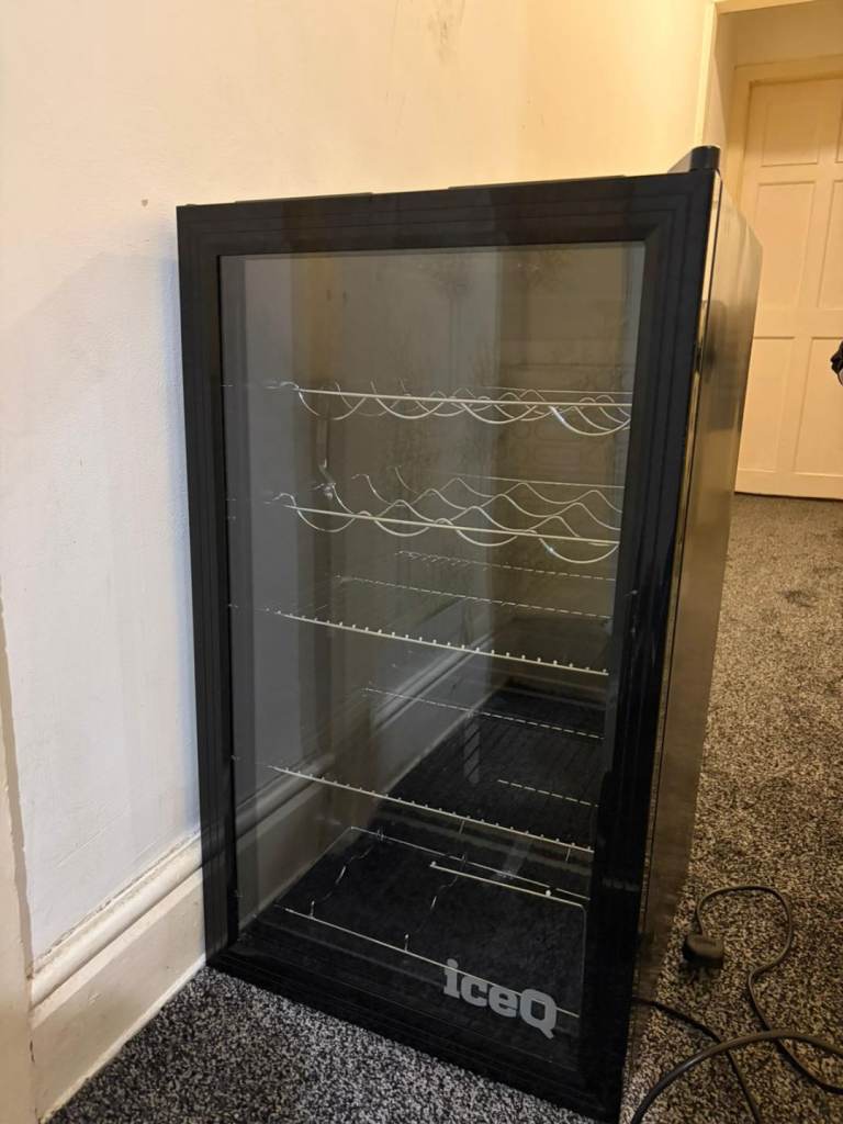 🍷 Under-Counter Wine Coolers (Similar Style)