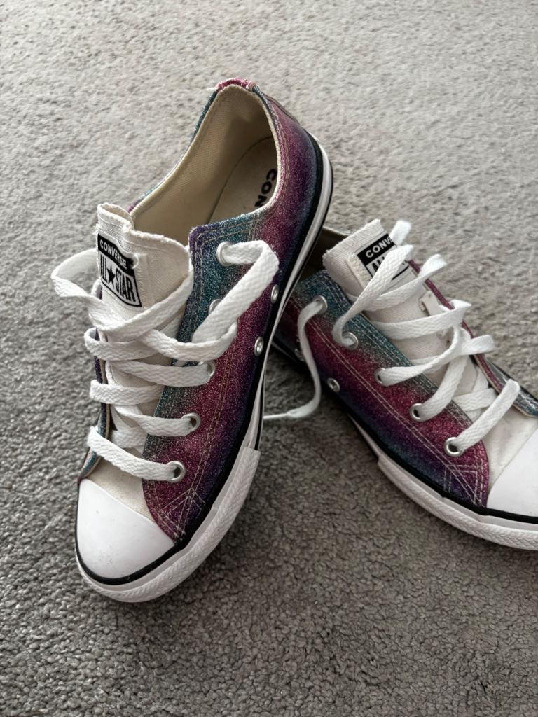 Kids Converse trainers - UK 2.5. Excellent condition. 