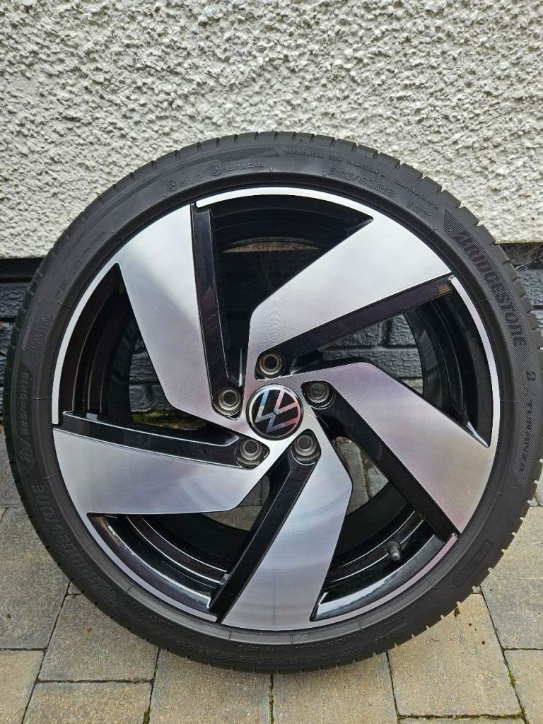 VW 18" "Richmond" Alloy Rims plus Tyres