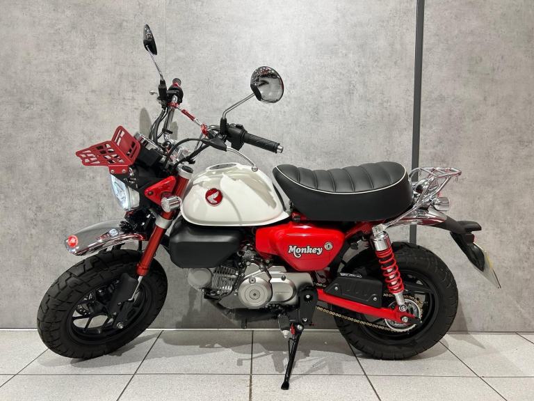 75/2025 Honda Monkey 125 - 2484 miles 