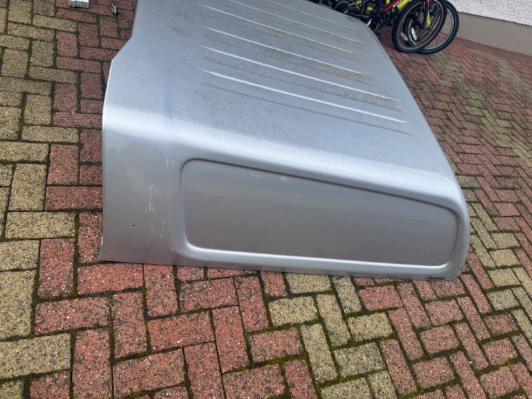 Nissan navara bed cover hardtop