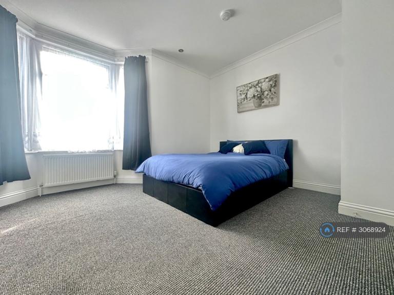 1 bedroom in Alexandra Road, Sheerness, ME12 (#3068924)