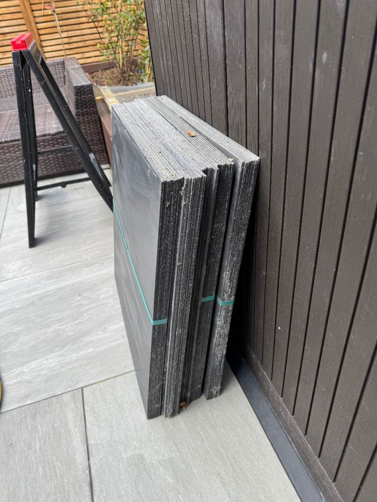 35 Eternit Slate roofing tiles, 600 x 600