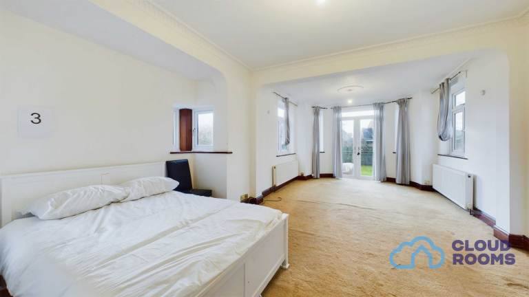 🔴🟡🟢 Huge Room W/ Garden╹ Zero Deposit 🟠🔵⚫