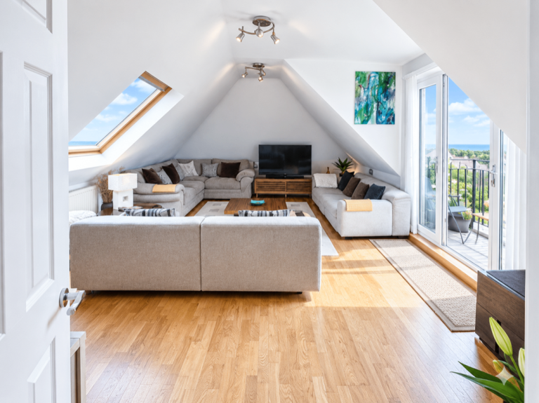 2BD Top Floor Flat with 2En-suites | Sea Views | Parking & Lift