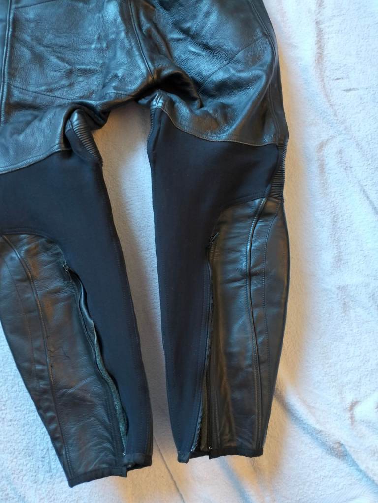 Dainese Mens Motorcycle Leather Trousers S 32" W EU 50 shin & knee armour