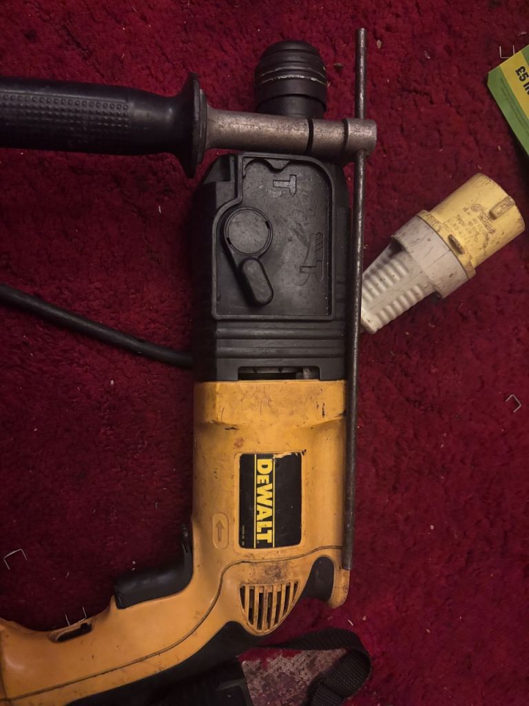 DeWalt Rotary Hammer Drill – Good Working Order