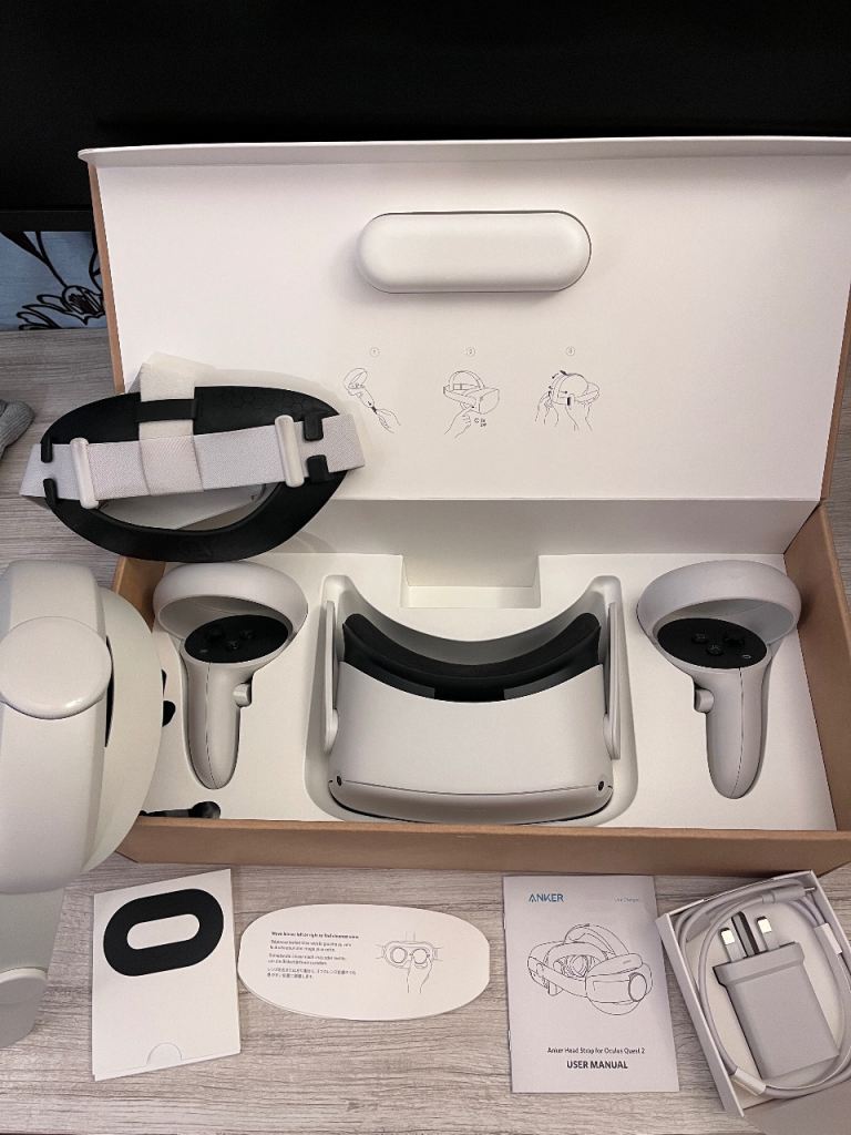 256GB Meta Quest 2 VR Headset Like New + 2 Headstraps
