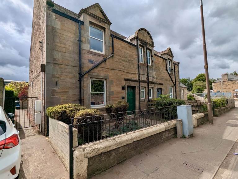 Unfurnished two-bedroom Lower Villa, Gilmerton road, Edinburgh 