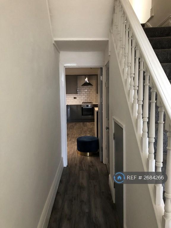 9 bedroom house in Bryn Road, Brynmill, Swansea, SA2 (9 bed) (#2684266)