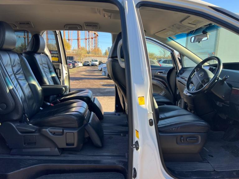 2024 Toyota Estima 2.4 Automatic 7 Seater. 83000 Miles. PETROL. Apple Car Play NAV. CAM. PX OK MP...