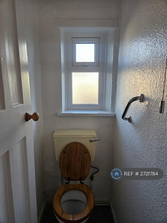3 bedroom house in Long Lane, Huddersfield, HD5 (3 bed) (#2721784)
