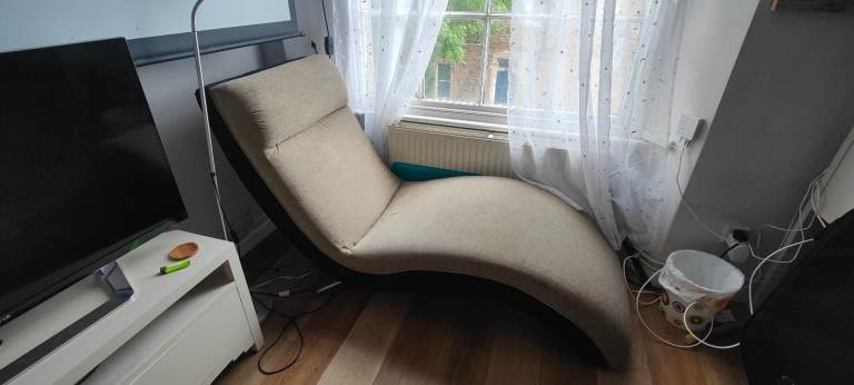 Chaise lounge (matching sofa available)