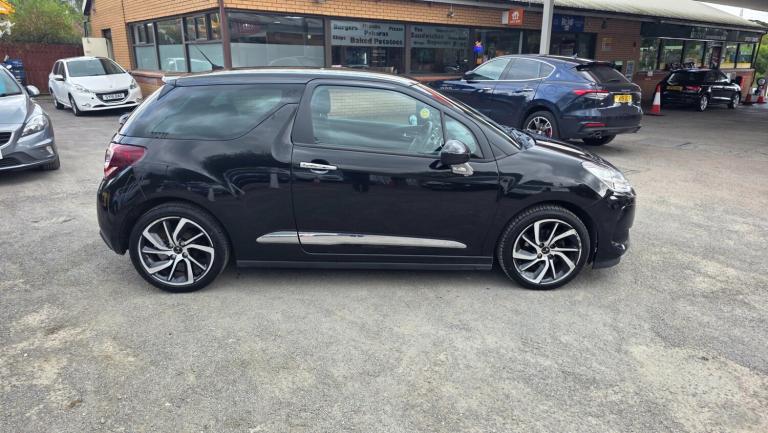 2018 DS Automobiles DS 3 1.2 PureTech 82 Connected Chic 3dr HATCHBACK Petrol Manual