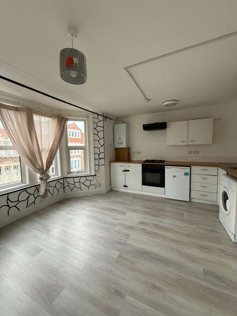 1 Bedroom Flat | Prime Location | South Woodford | £1500 PCM