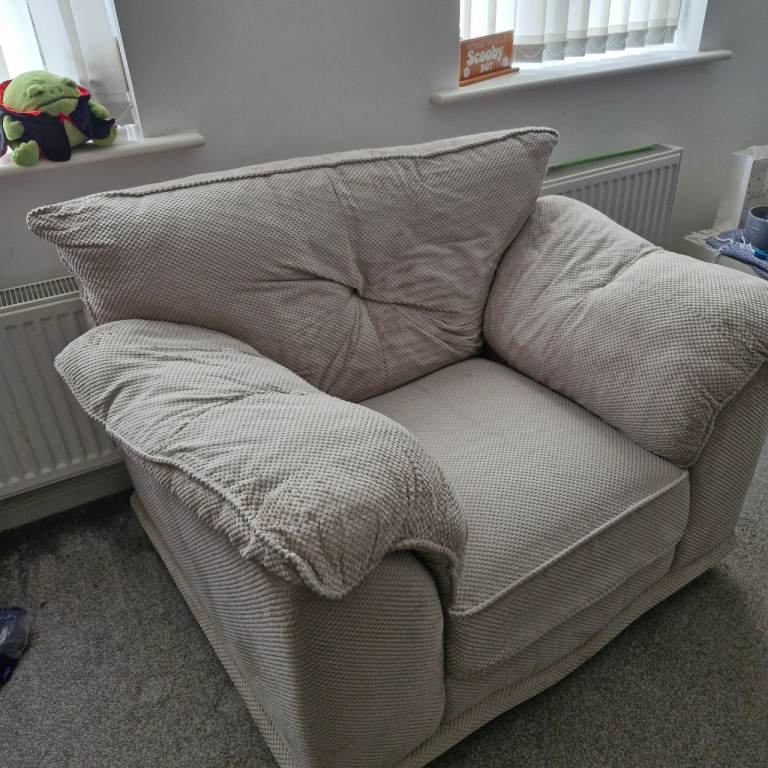 Comfy Beige Fabric Armchair – Good Condition