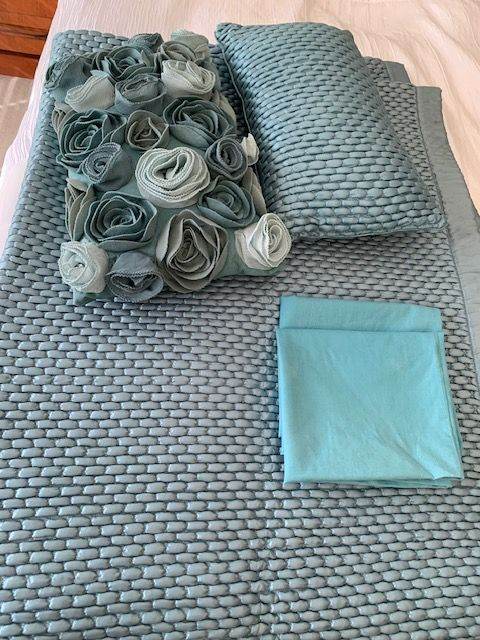 Bedding Quilt/Throw in Duck Egg Blue with  decorative cushions & pillow slips