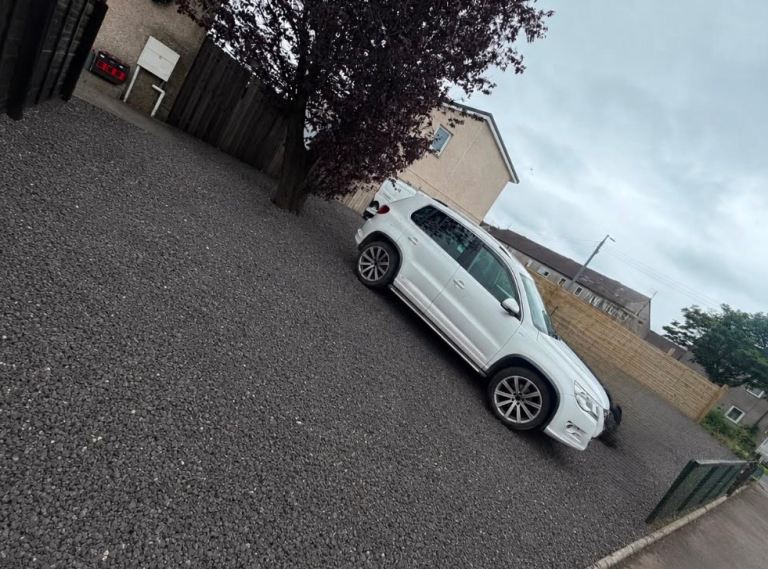 VOLKSWAGEN TIGUAN R LINE , 4 WHEEL DRIVE, WHITE R LINE 