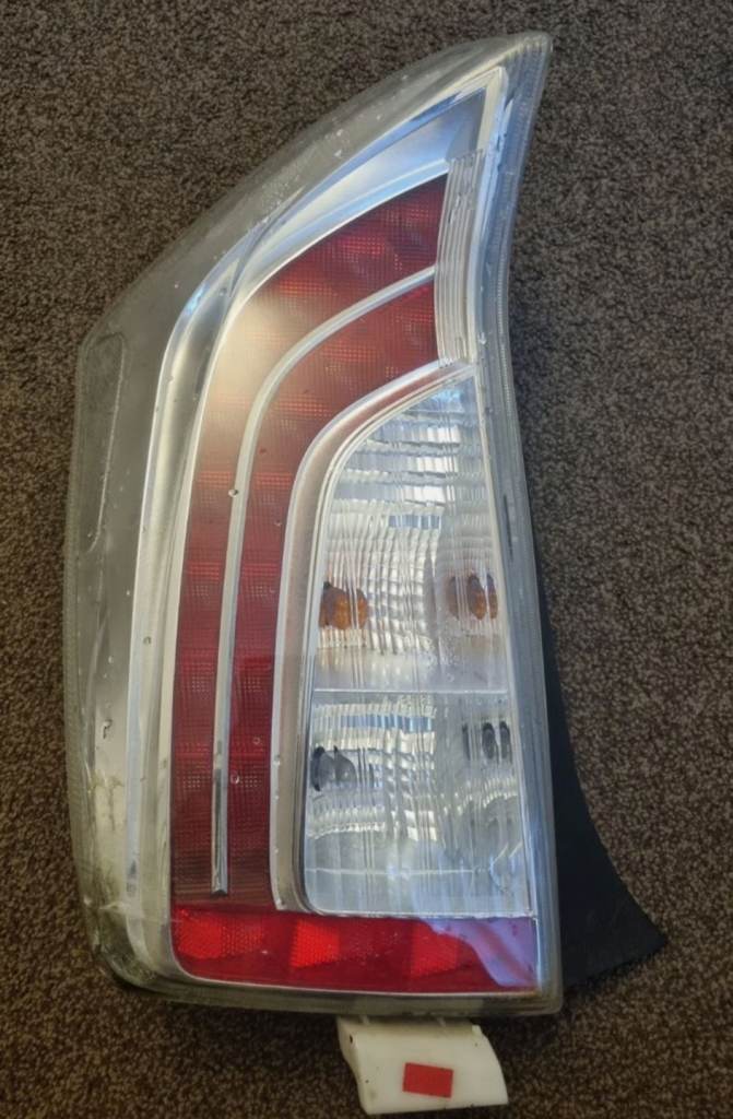 2013 TOYOTA PRIUS Rear P/S Tail Light (PASSENGER SIDE)