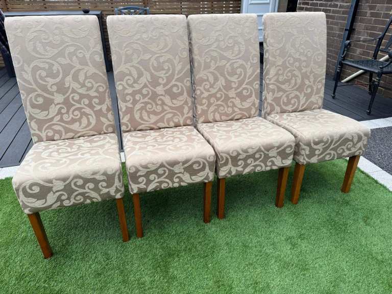 x4 Dinning Chairs - Classic Elegant Pattern