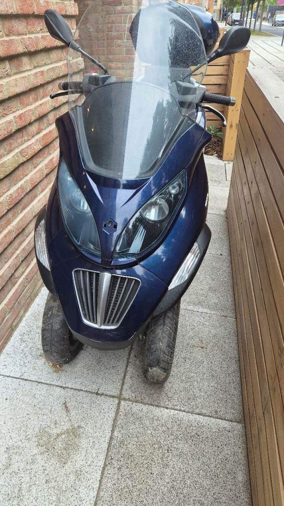 Piaggio, MP3, 2009, 124 (cc)