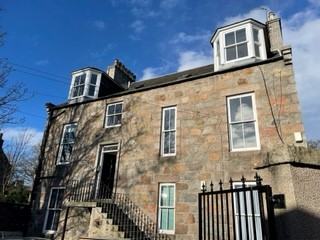 4 bedroom flat in Skene Street , City Centre, Aberdeen, AB10 1QN