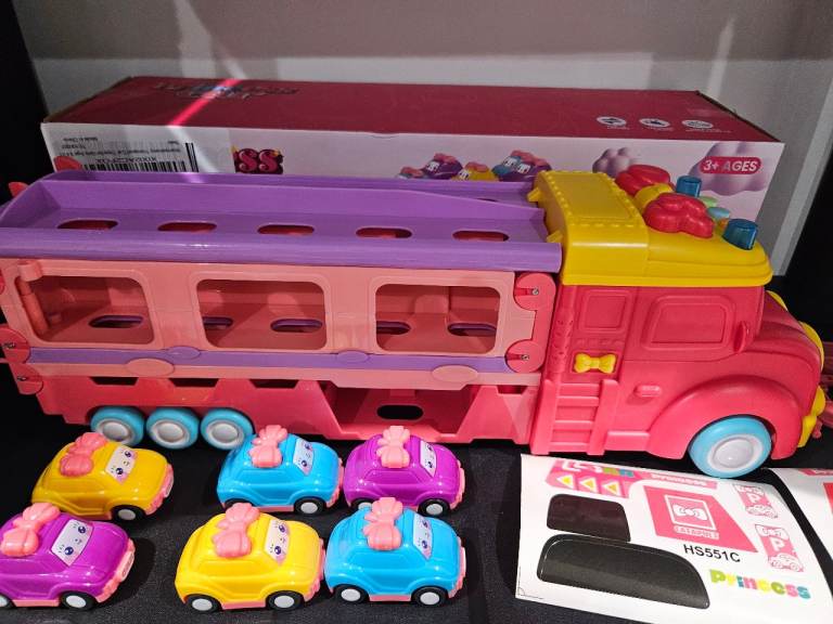 'Princess car' transporting vehicle