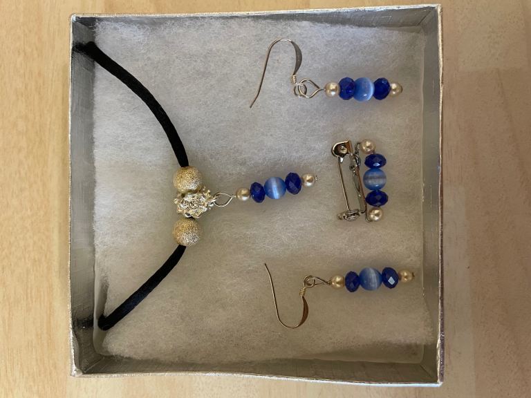 Jewellery set, hand crafted, blue & white