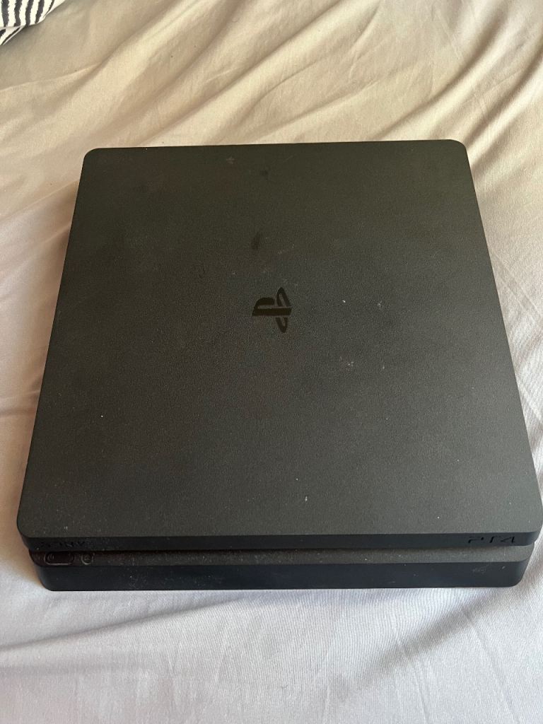 Sony PlayStation 4 – No Controllers